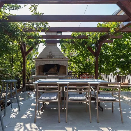 Cukerina With Whirpool & Sauna Apartment *